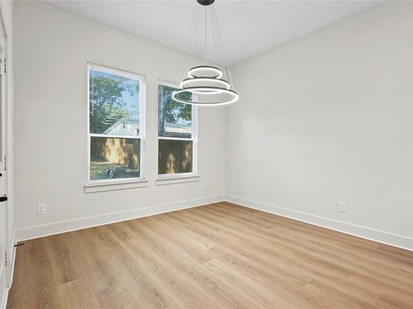 1611  Waweenoc Avenue , Dallas Texas 75216