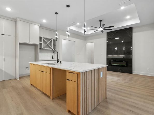 1611  Waweenoc Avenue , Dallas Texas 75216