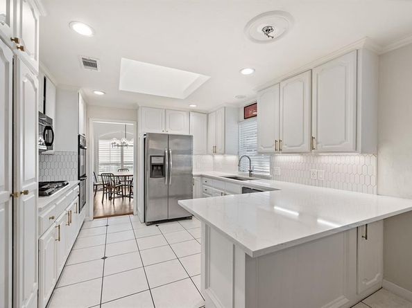 2824  Timber Hill Drive , Grapevine Texas 76051