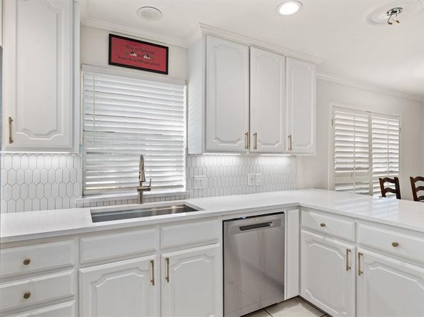 2824  Timber Hill Drive , Grapevine Texas 76051