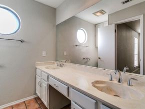 601 N Riverside Drive , Grapevine Texas 76051