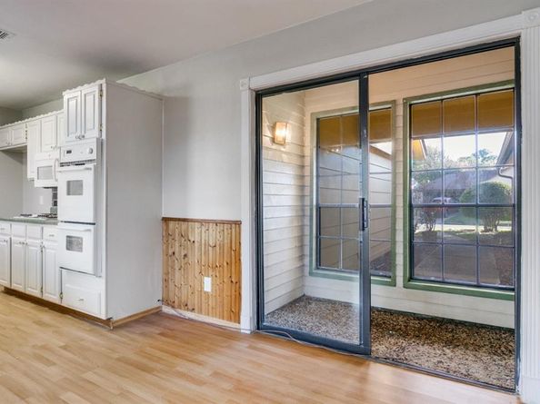 601 N Riverside Drive , Grapevine Texas 76051