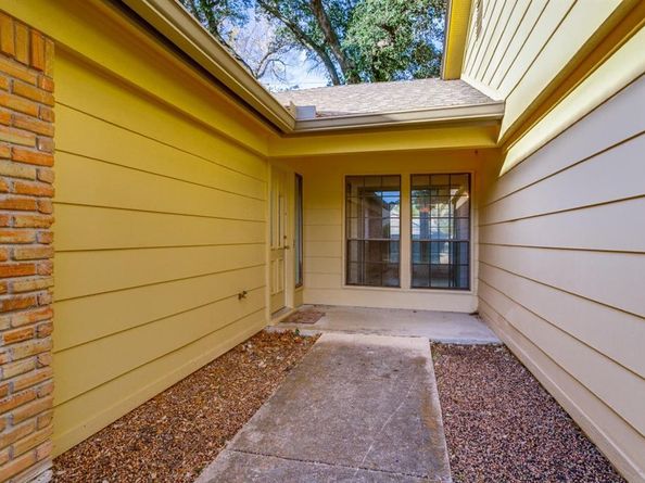 601 N Riverside Drive , Grapevine Texas 76051