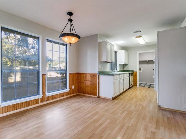 601 N Riverside Drive , Grapevine Texas 76051