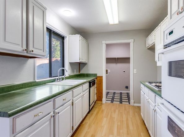 601 N Riverside Drive , Grapevine Texas 76051