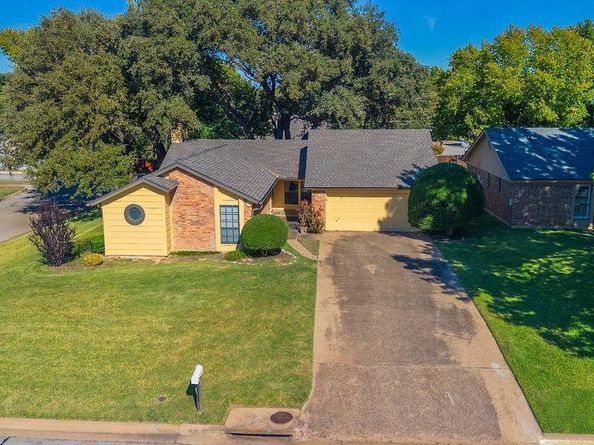 601 N Riverside Drive , Grapevine Texas 76051