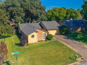 601 N Riverside Drive , Grapevine Texas 76051