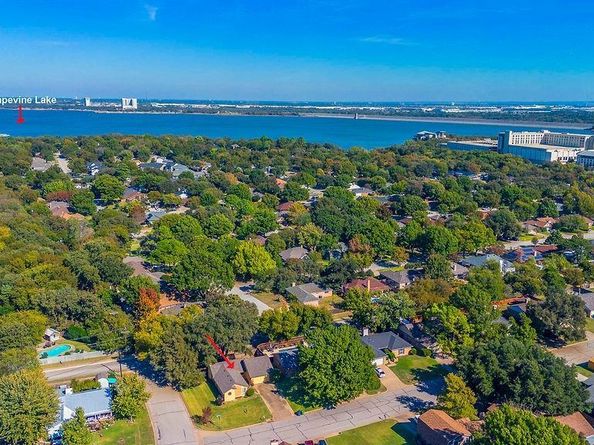 601 N Riverside Drive , Grapevine Texas 76051