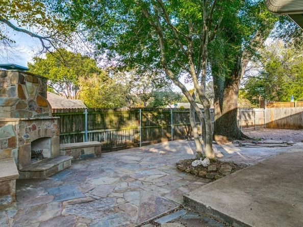 601 N Riverside Drive , Grapevine Texas 76051