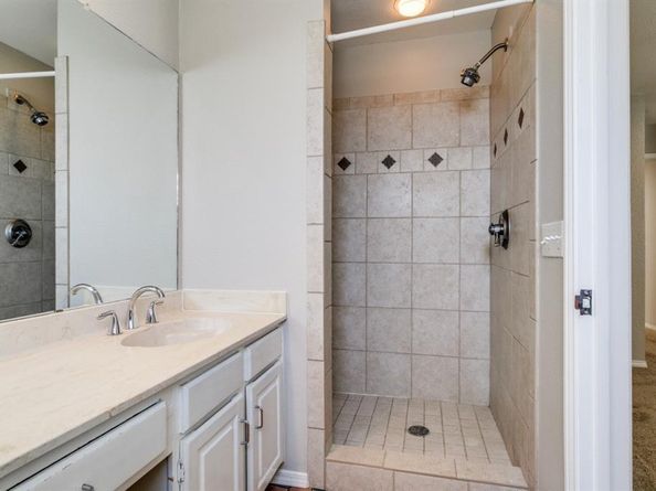 601 N Riverside Drive , Grapevine Texas 76051