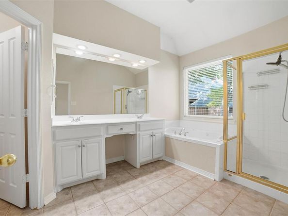 7909  Enclave Way , Dallas Texas 75218