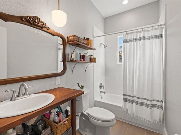 425  Brighton Avenue , Dallas Texas 75208