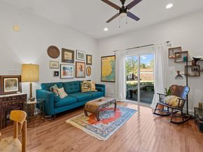 425  Brighton Avenue , Dallas Texas 75208