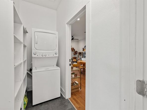 425  Brighton Avenue , Dallas Texas 75208