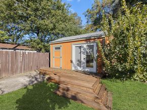 425  Brighton Avenue , Dallas Texas 75208