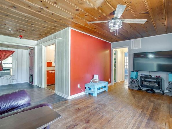 1005  Usher Street , Benbrook Texas 76126