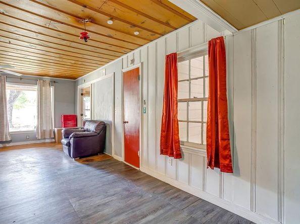 1005  Usher Street , Benbrook Texas 76126