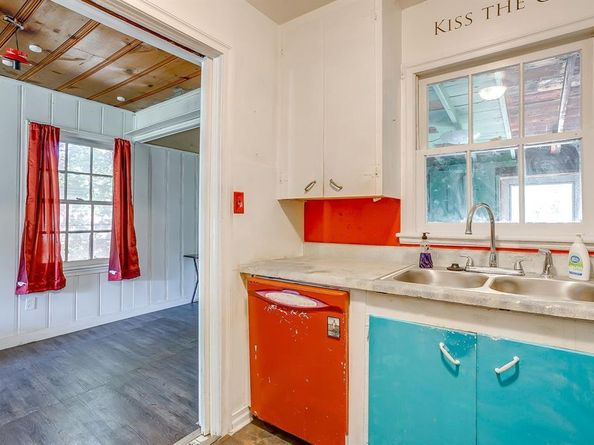 1005  Usher Street , Benbrook Texas 76126