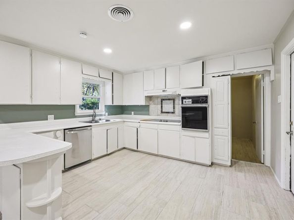 1514  Azalea Drive , Arlington Texas 76013