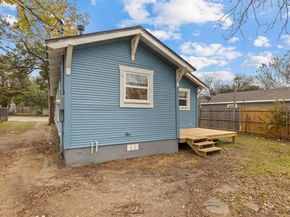 2512  Campbell Street , Fort Worth Texas 76105