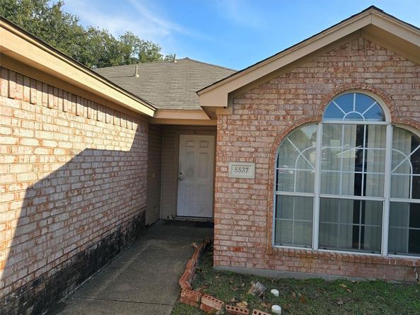 5537  Four Winds Drive , Arlington Texas 76018