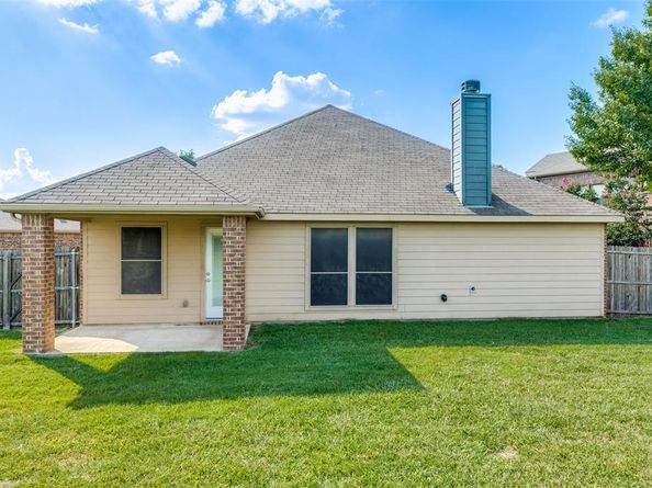700  Lark Drive , Aubrey Texas 76227