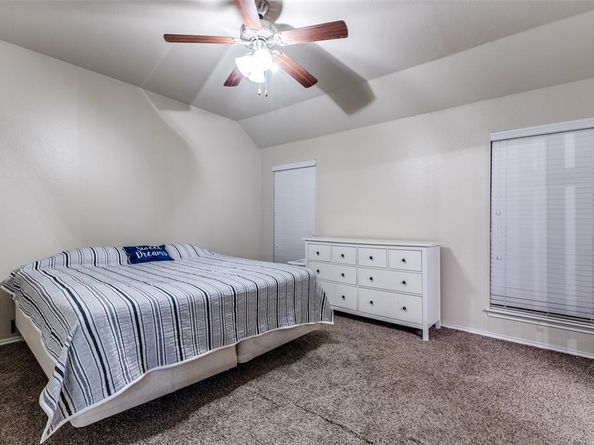 700  Lark Drive , Aubrey Texas 76227