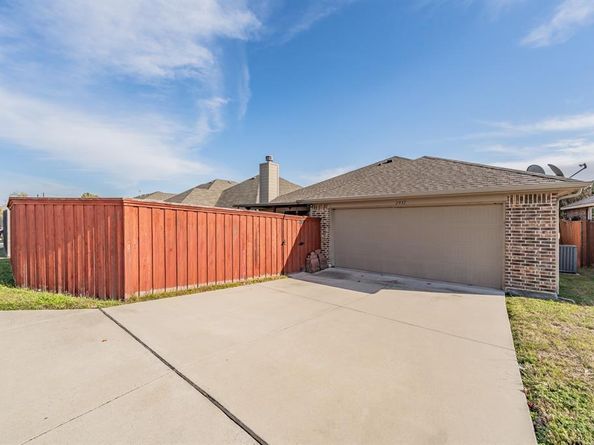 2937  Mayfair Lane , Lancaster Texas 75134