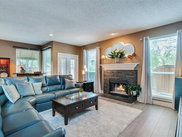 9428  Blue Jay Way , Irving Texas 75063