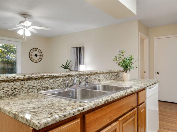 449  Springdale  , Grand Prairie Texas 75052