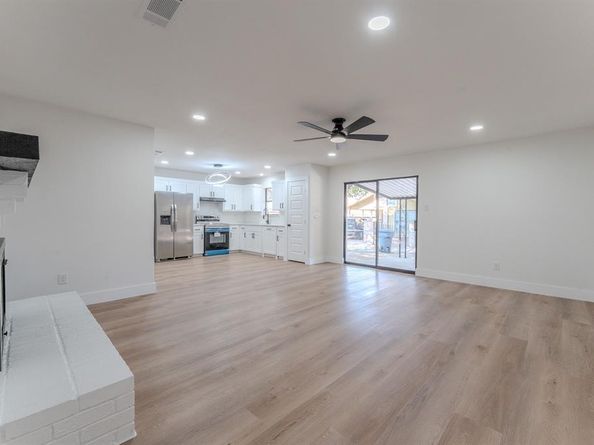 731 N Pleasant Woods Drive , Dallas Texas 75217