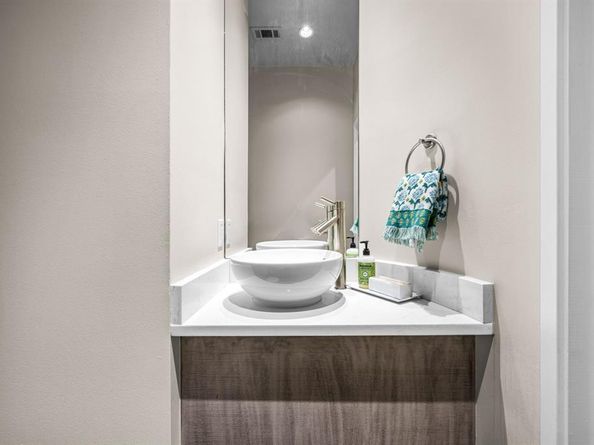 3352  Miro Place , Dallas Texas 75204