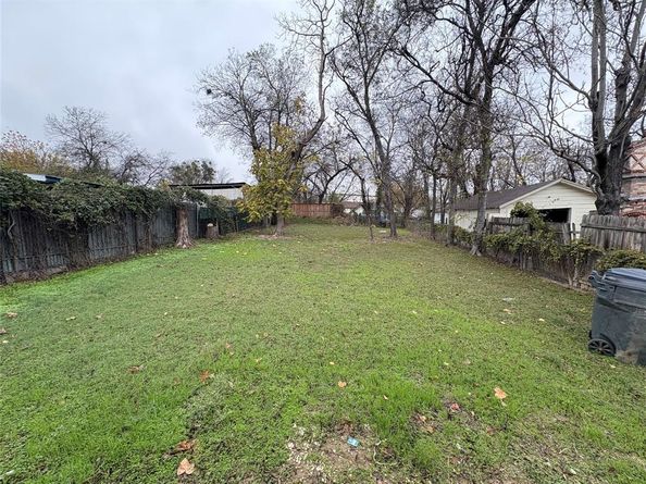 1515 E Waco Avenue , Dallas Texas 75216