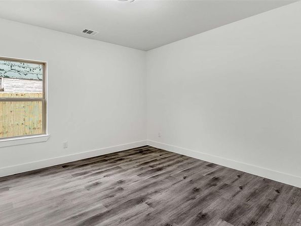 2827  Fernwood Avenue , Dallas Texas 75216