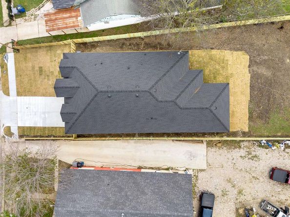 2827  Fernwood Avenue , Dallas Texas 75216