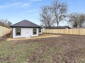 2827  Fernwood Avenue , Dallas Texas 75216