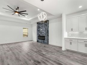 2827  Fernwood Avenue , Dallas Texas 75216