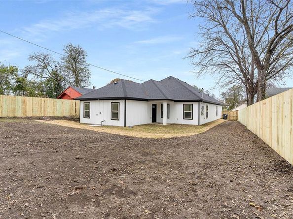 2827  Fernwood Avenue , Dallas Texas 75216