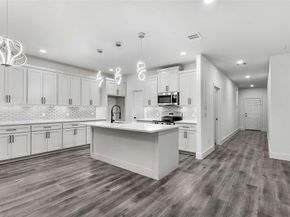 2827  Fernwood Avenue , Dallas Texas 75216