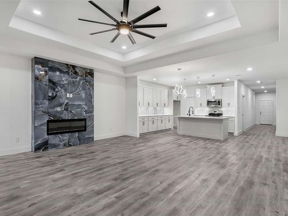 2827  Fernwood Avenue , Dallas Texas 75216