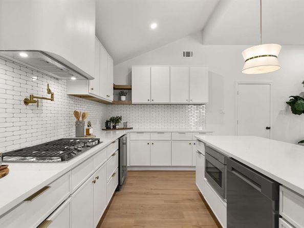 1002  Windsong Trail , Richardson Texas 75081