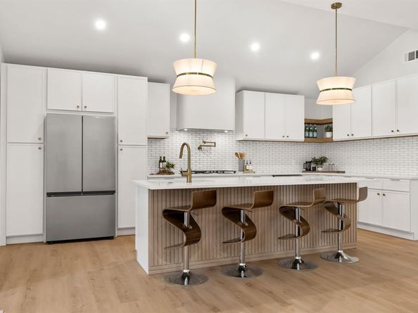 1002  Windsong Trail , Richardson Texas 75081