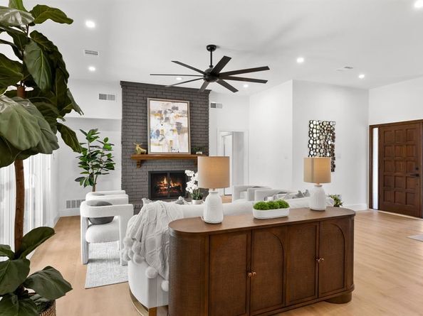 1002  Windsong Trail , Richardson Texas 75081