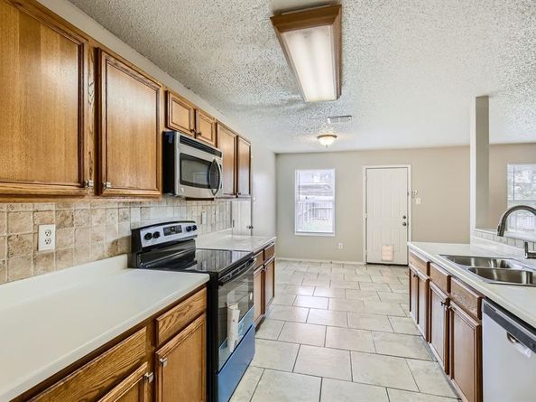 1433  Glenwick Drive , Rockwall Texas 75032