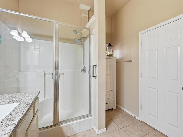 5633  Broken Gap Drive , Fort Worth Texas 76179