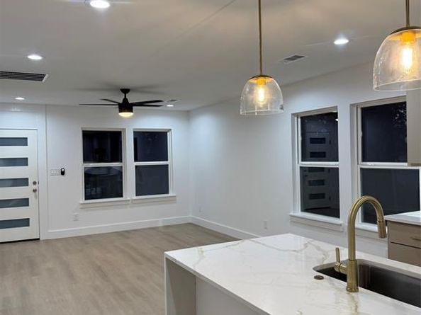 1411 E Waco Avenue , Dallas Texas 75216