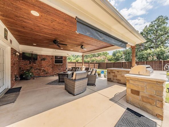 833 W Cheryl Avenue , Hurst Texas 76053