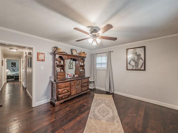 833 W Cheryl Avenue , Hurst Texas 76053