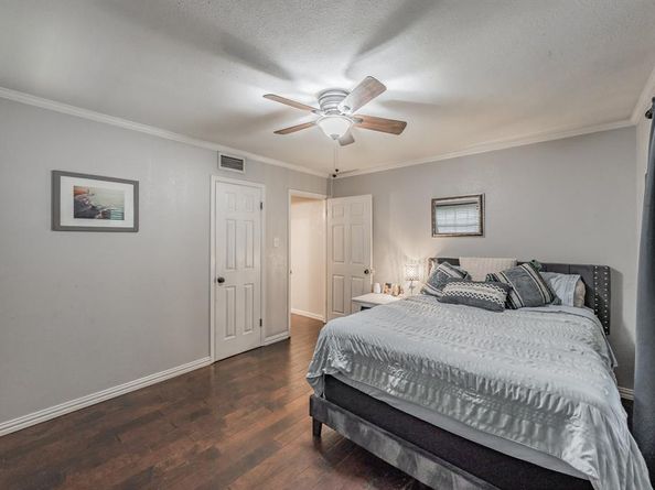 833 W Cheryl Avenue , Hurst Texas 76053