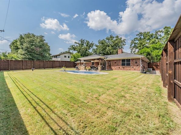 833 W Cheryl Avenue , Hurst Texas 76053
